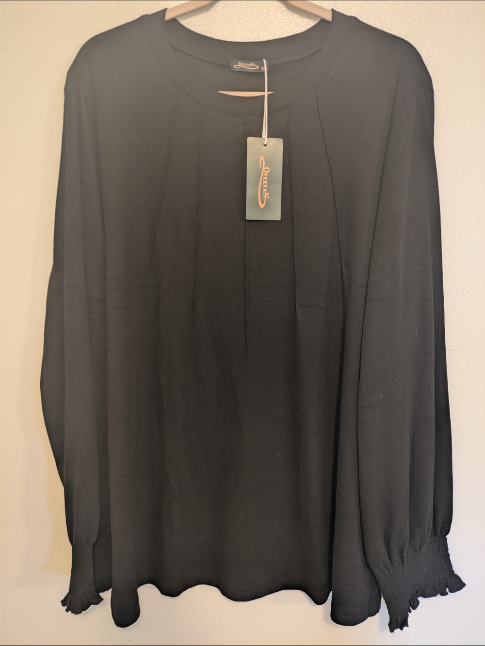 NWT Minimalist Black Long Sleeve Pleated Lightweight Knit Tunic Sweater.